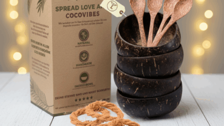 Kokosnuss Schale CLASSIC im 4er Set inkl. 4 Kokosholzlöffel und 4 Untersetzer - Family Set