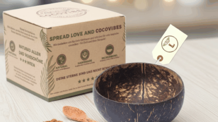 Kokosnuss Schale CLASSIC inkl. Kokosholzlöffel und Untersetzer aus Kokosfasern