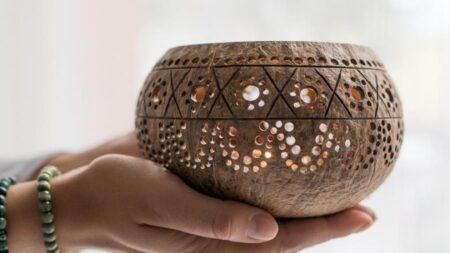 Kokosnuss Windlicht HIPPIE mit handgeknüpften Untersetzer aus recycelten Kokosfasern