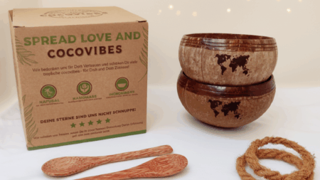 Jumbo Kokosnuss Schale ONE WORLD im 2er Set inkl. 2 Kokosholzlöffel und 2 Untersetzer